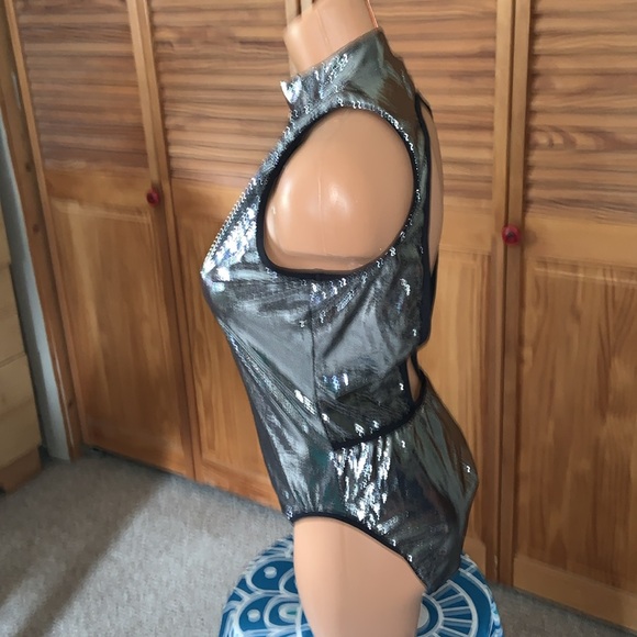 TYRA BANKS RARE silver speedo size 12. Zip front NEW OLD STOCK - Picture 3 of 14